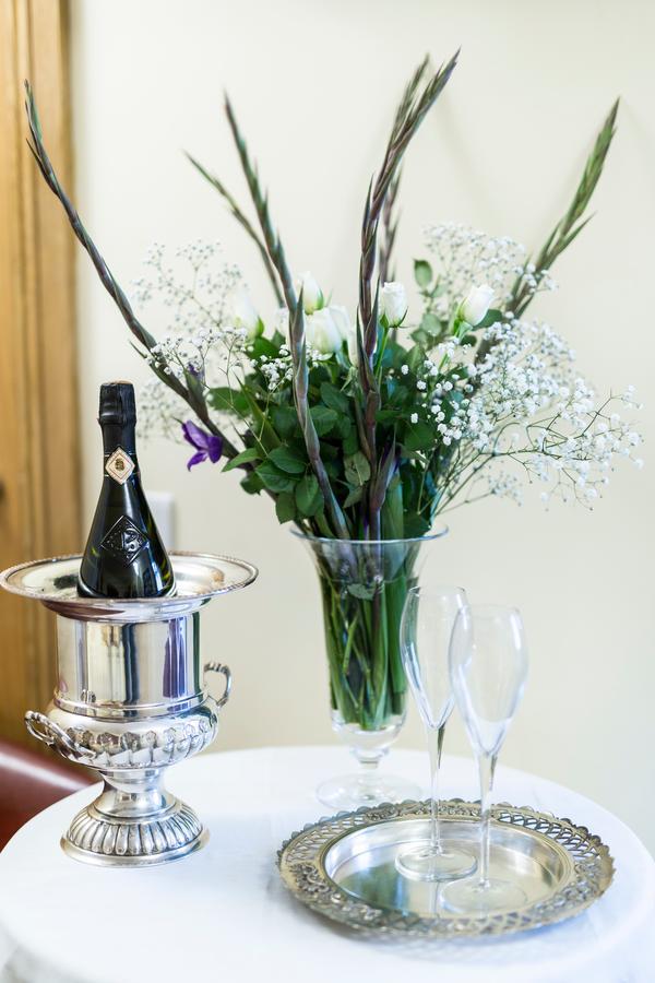 Linton Hotel Luton Лутон Екстер'єр фото
