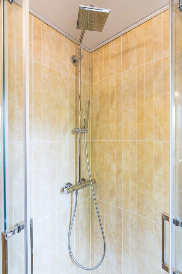 Linton Hotel Luton Лутон Екстер'єр фото