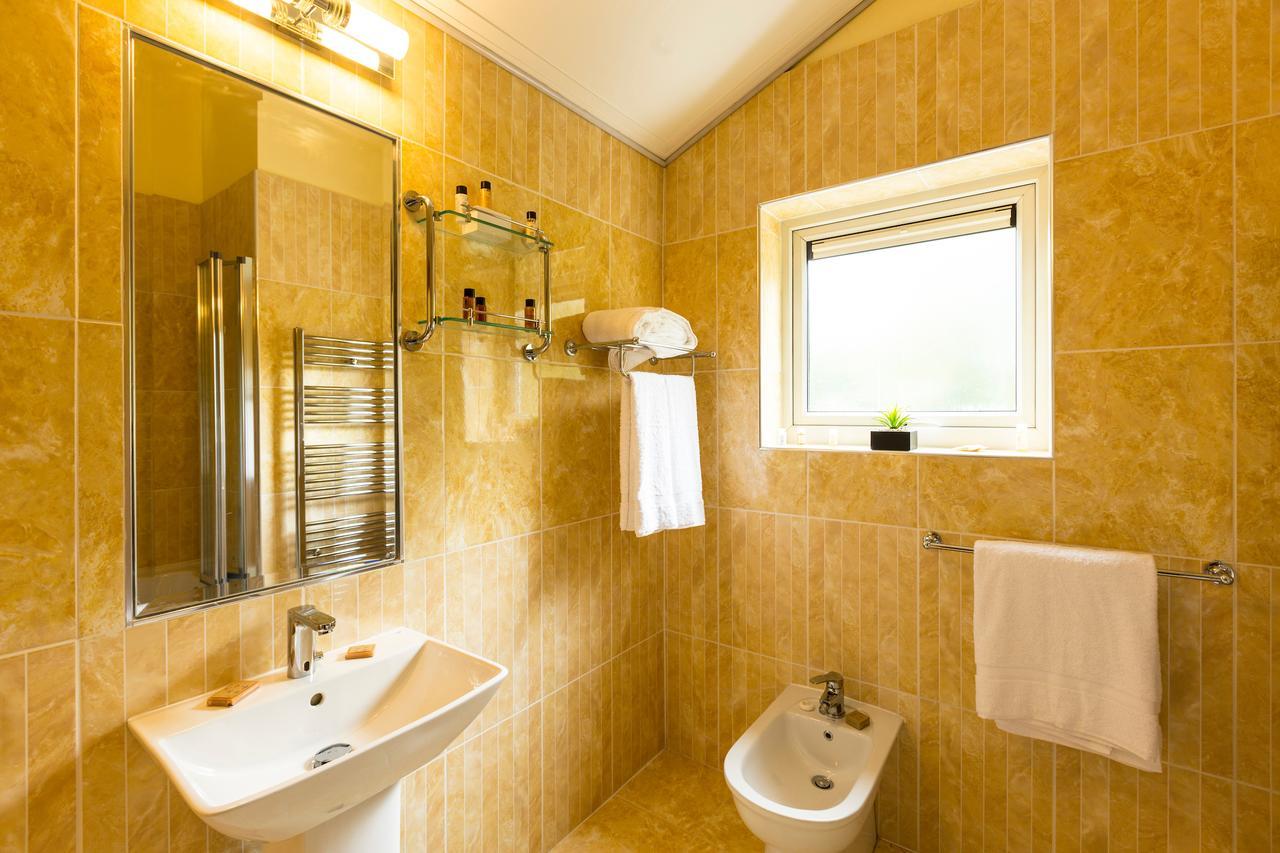 Linton Hotel Luton Лутон Екстер'єр фото