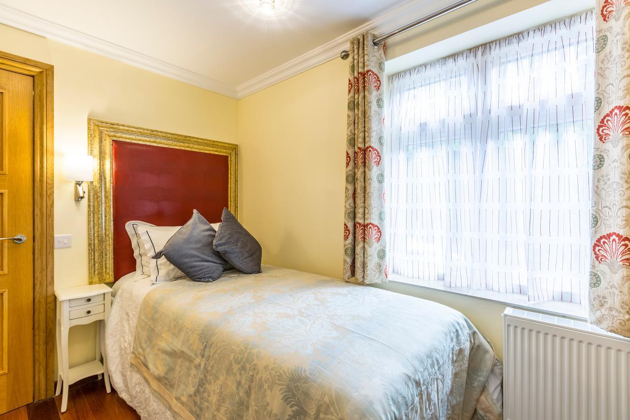 Linton Hotel Luton Лутон Екстер'єр фото