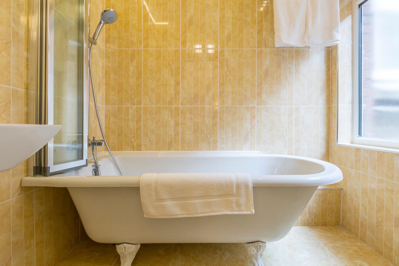 Linton Hotel Luton Лутон Екстер'єр фото
